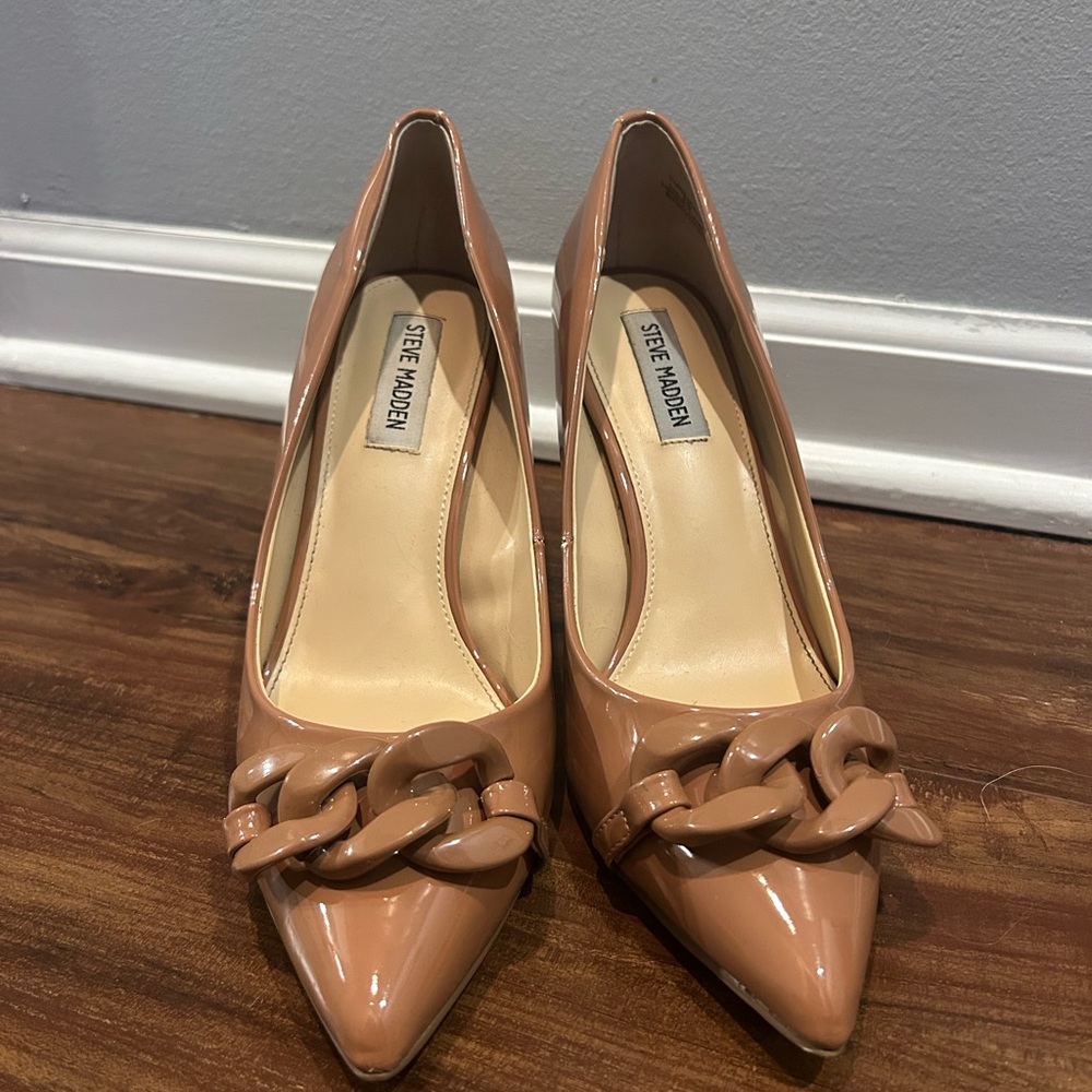 Steve Madden Women's Brown Chain Accent Heels